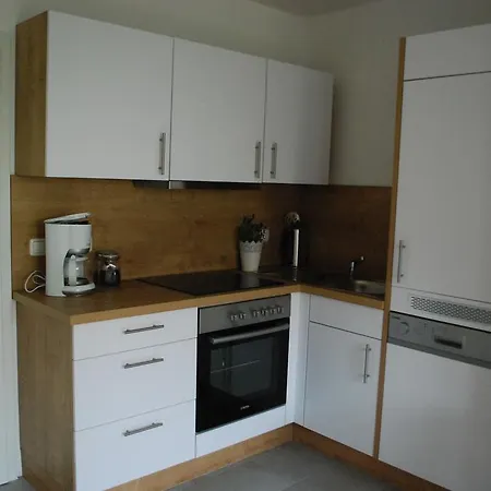 Apartment 1a *
